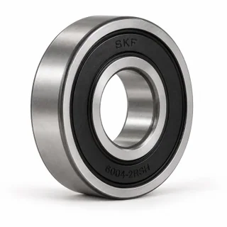Rodamiento rígido de bolas SKF 6004-2RSH en fotografía de estudio.