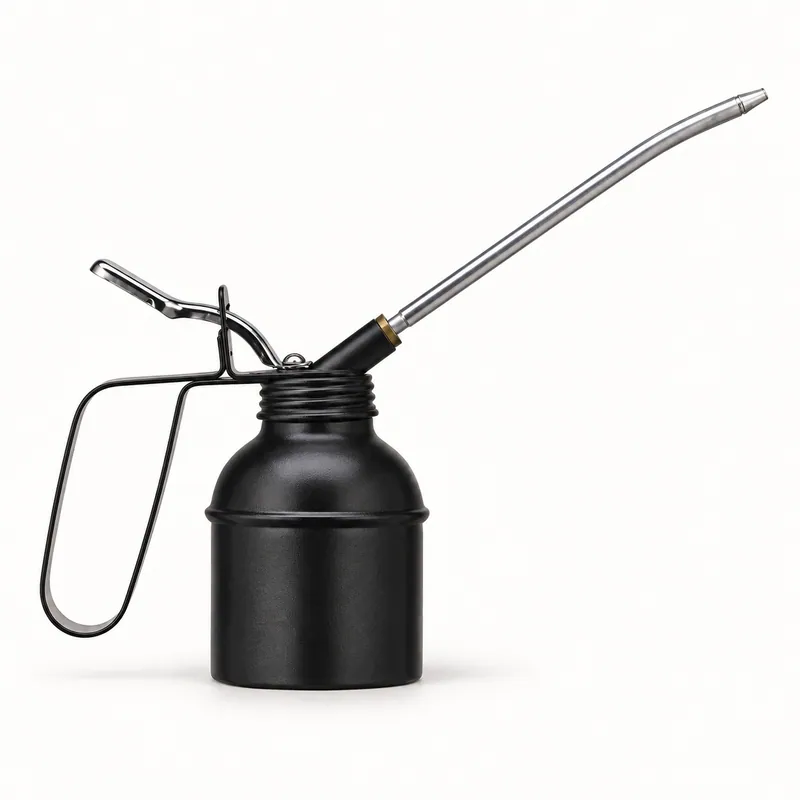 Aceitera de 16 onzas con pico flexible, cuerpo metálico y tubo de extensión. · SKF LL/G507